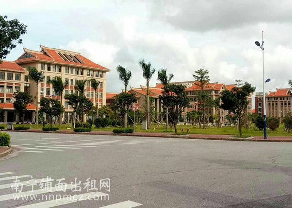 免2个月租金,钦州北部湾大学城多间15一40平旺铺招租